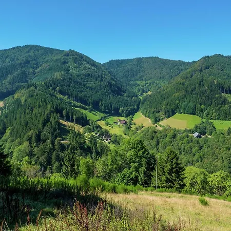 Zentral Gelegene Mit Garten *